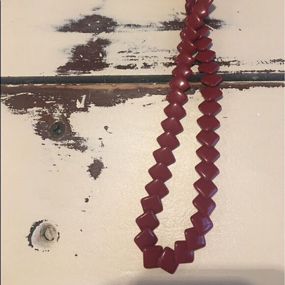 Vintage red beaded necklace - Picture 1 of 3